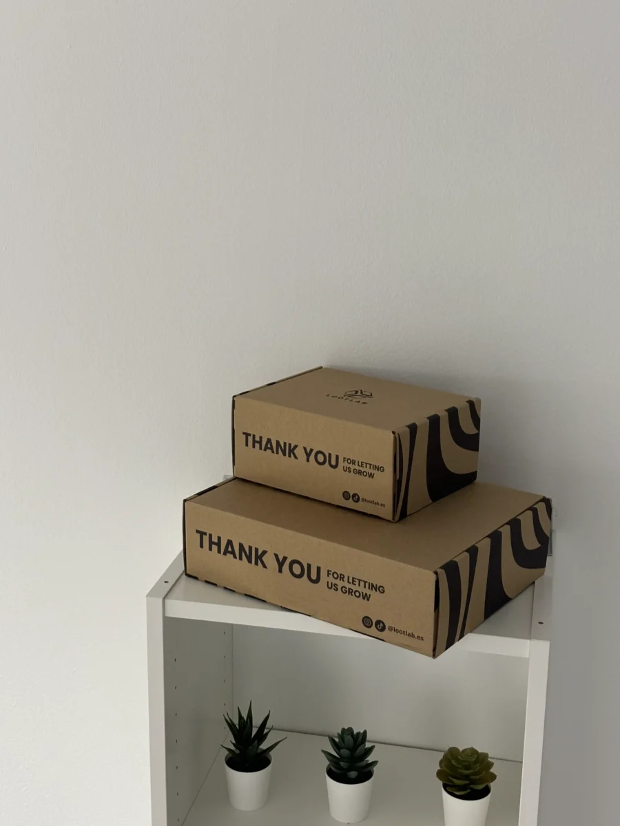 Packaging de lootlab. Foto de dos cajas sorpresa para regalar de distintos tamaños.